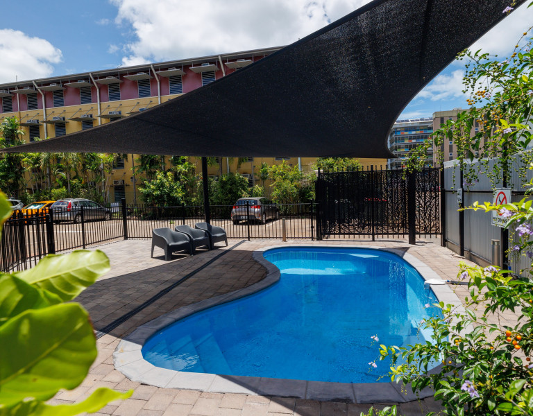 Comfort Inn Darwin outdoor swimming pool
