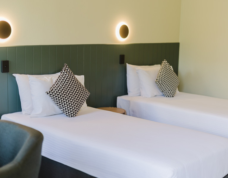 Single Bed Suite 