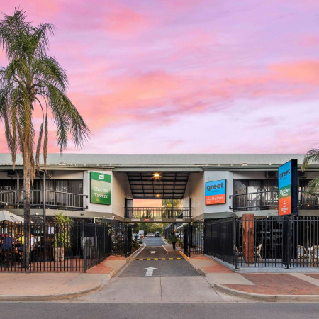 greet Hotel Alice Springs exterior