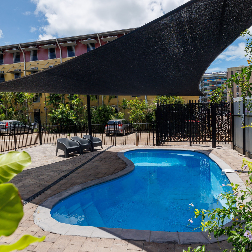 Comfort Inn Darwin outdoor swimming pool