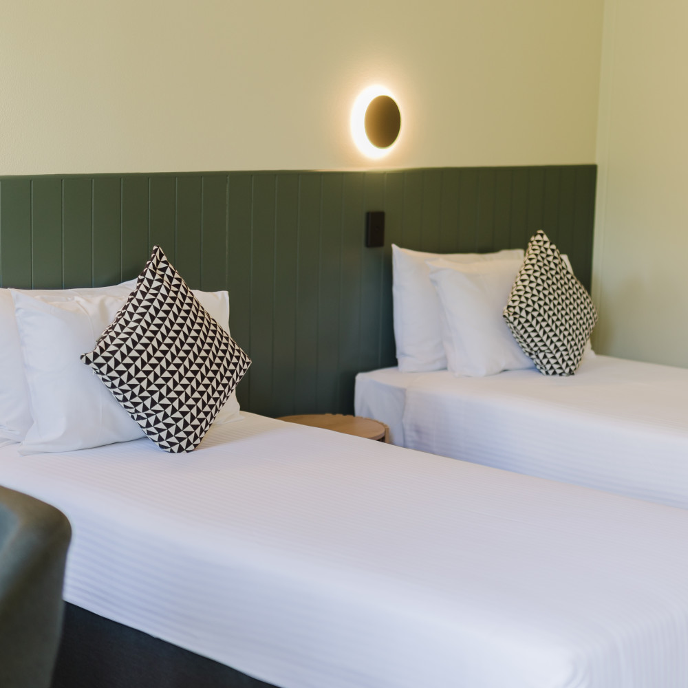 Single Bed Suite 