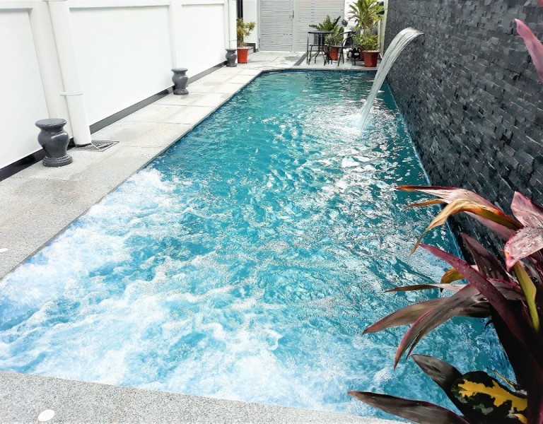 Pool at Darwin City Hotel 