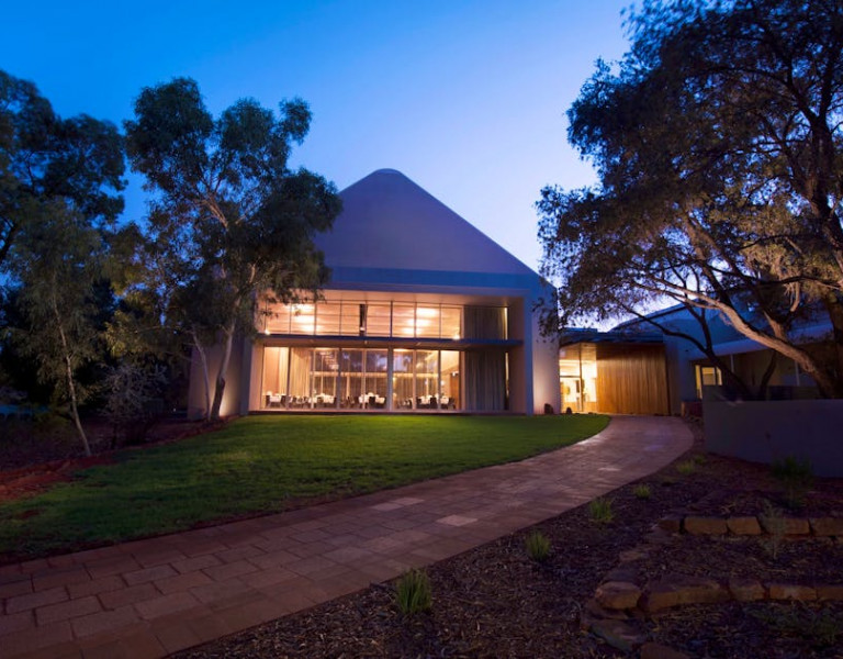 Uluru Meeting Place